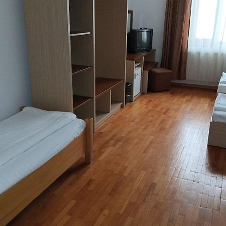 Hotel Posada Ramnicu Valcea Bagian luar foto