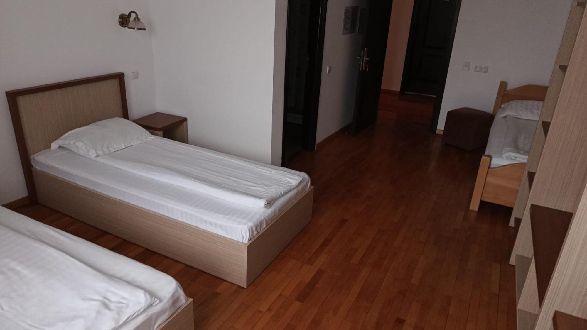 Hotel Posada Ramnicu Valcea Bagian luar foto