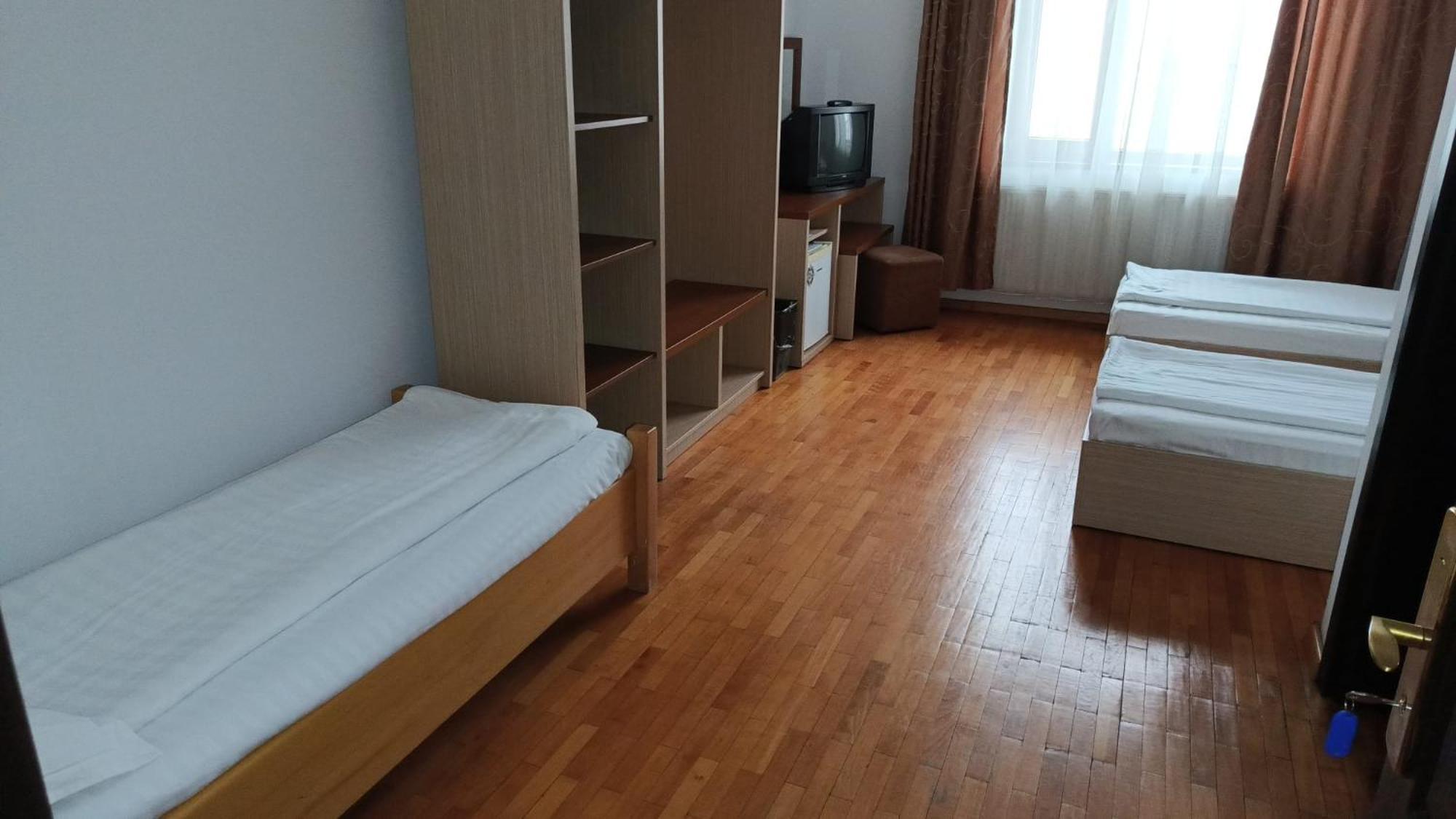 Hotel Posada Ramnicu Valcea Bagian luar foto