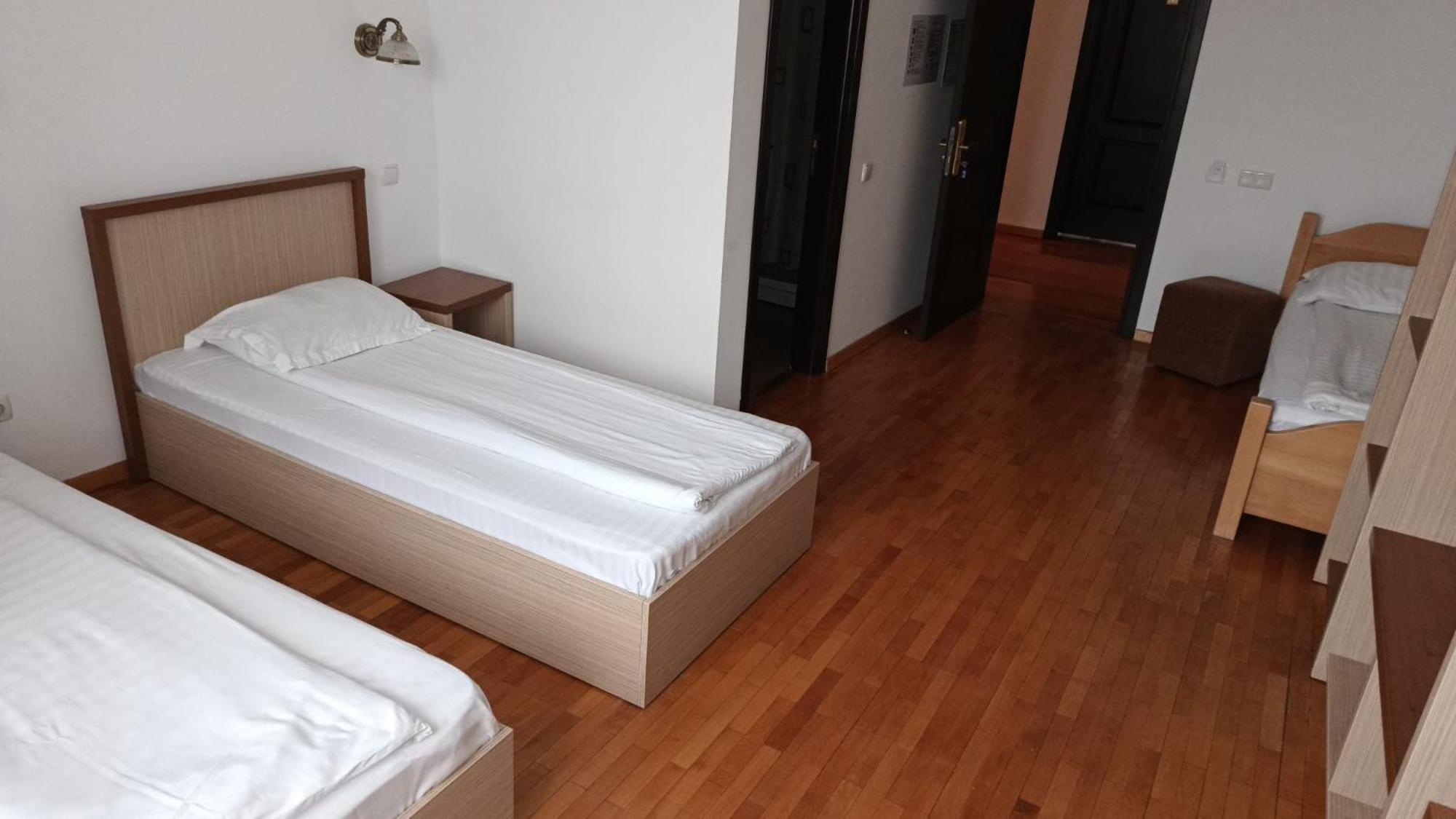 Hotel Posada Ramnicu Valcea Bagian luar foto