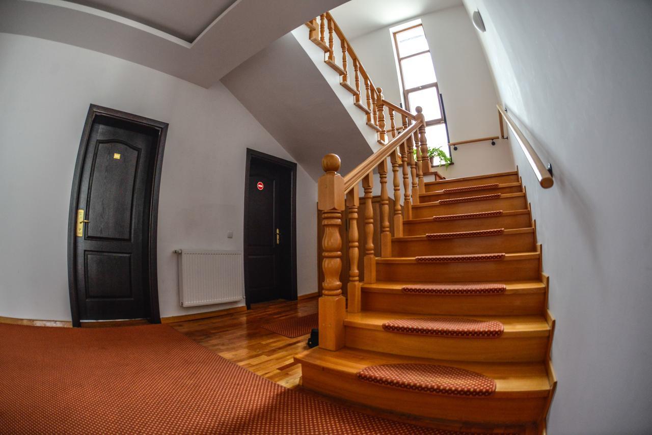 Hotel Posada Ramnicu Valcea Bagian luar foto