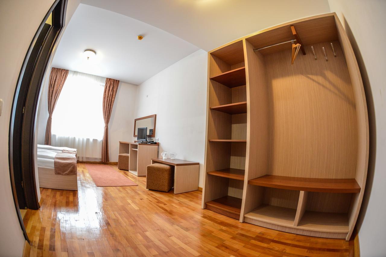 Hotel Posada Ramnicu Valcea Bagian luar foto