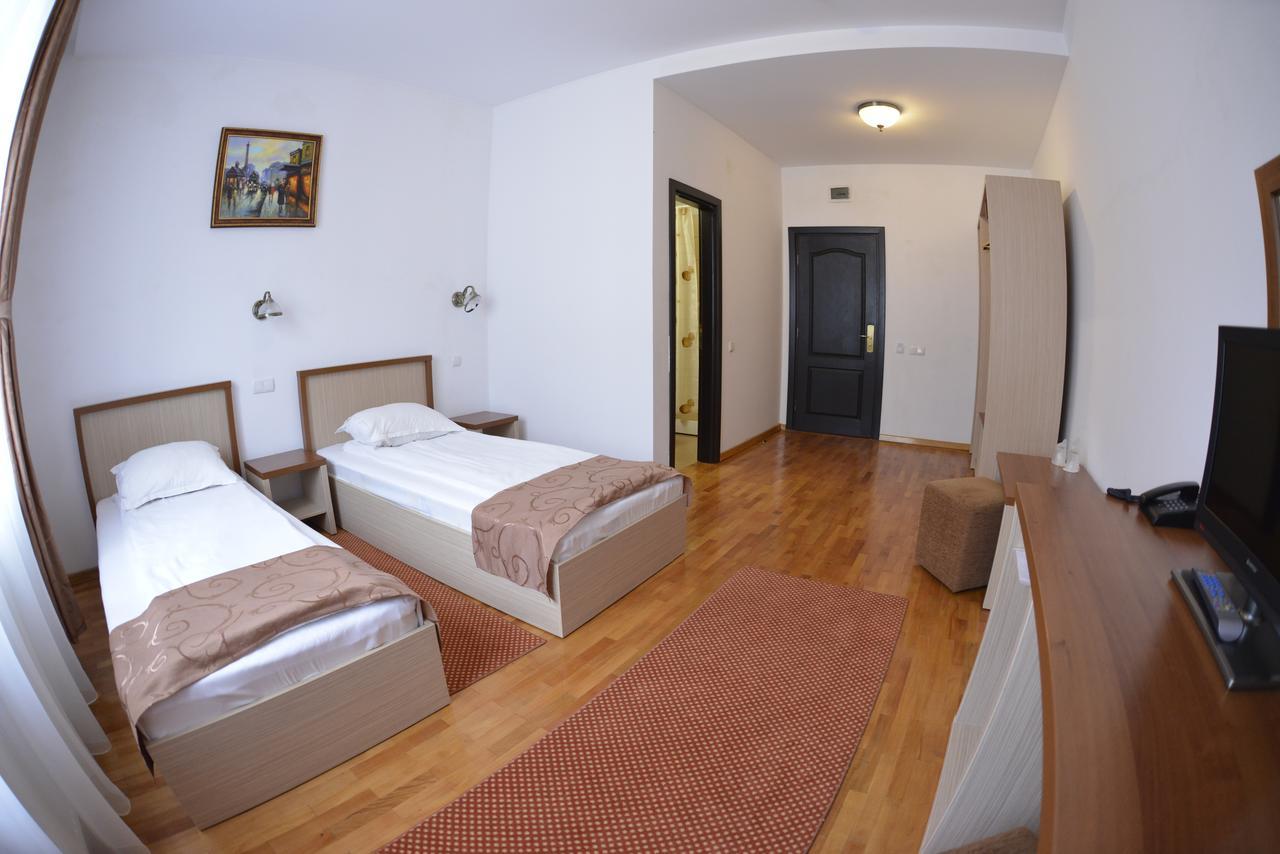 Hotel Posada Ramnicu Valcea Bagian luar foto