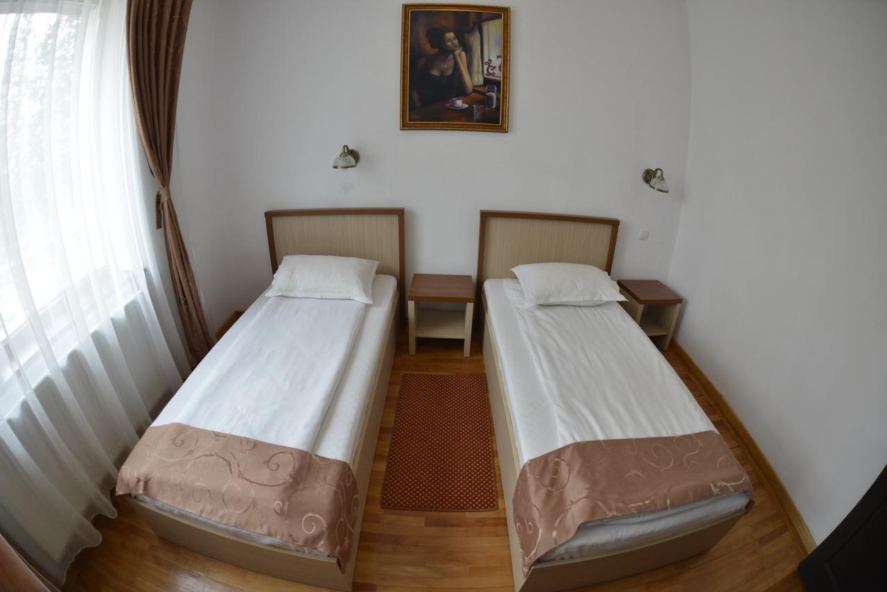Hotel Posada Ramnicu Valcea Bagian luar foto