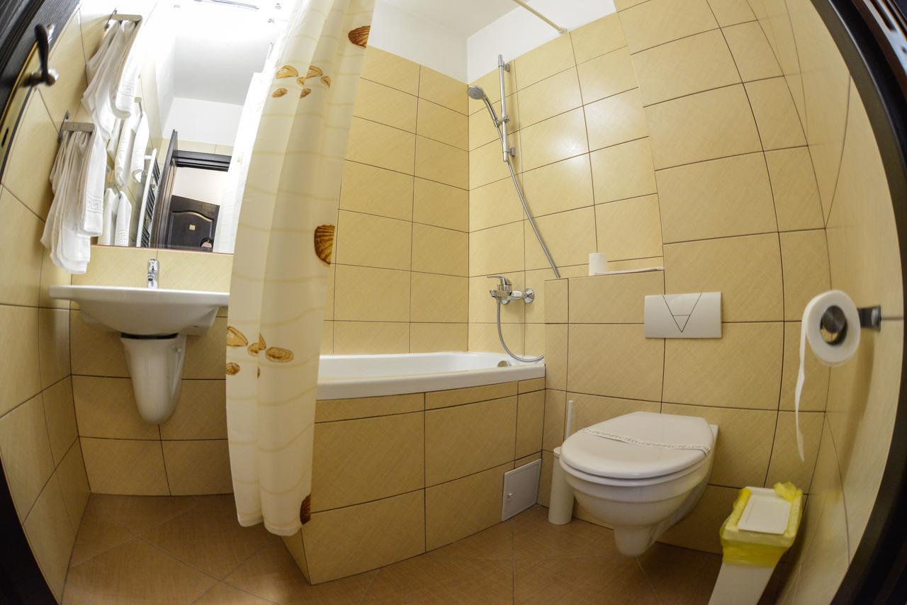 Hotel Posada Ramnicu Valcea Bagian luar foto